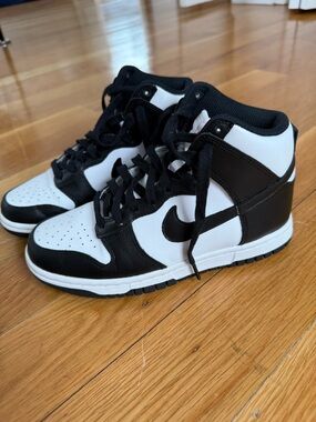 Nike dunk high retro panda